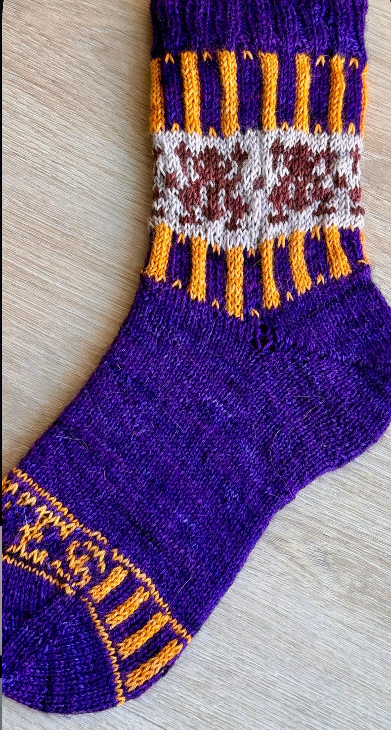 Honeydukes Sock Set •Chocolate Frog• plus free knitting pattern