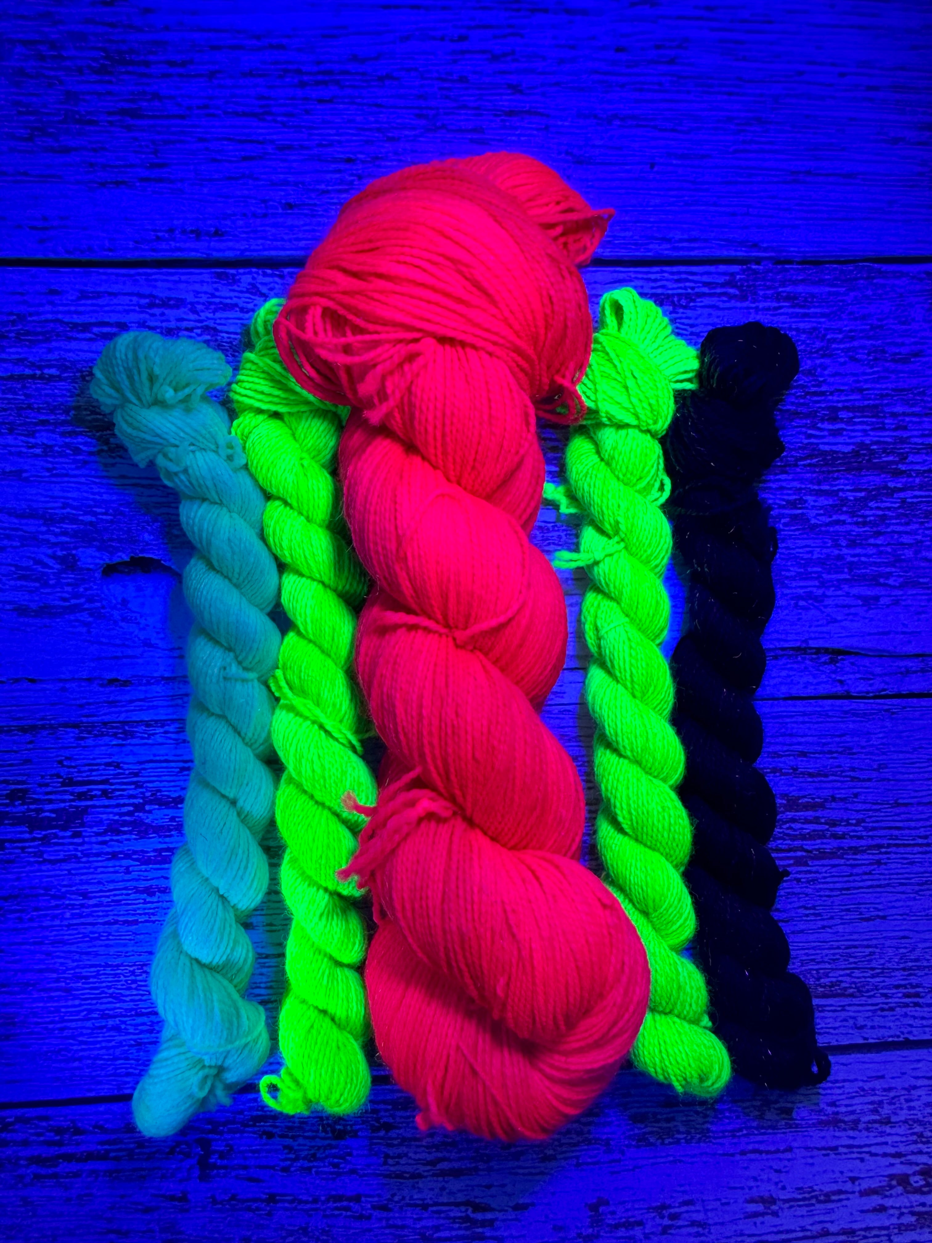 Honeydukes Glitzer Socken Set •Neon Honeydukes• plus kostenloser Strickanleitung