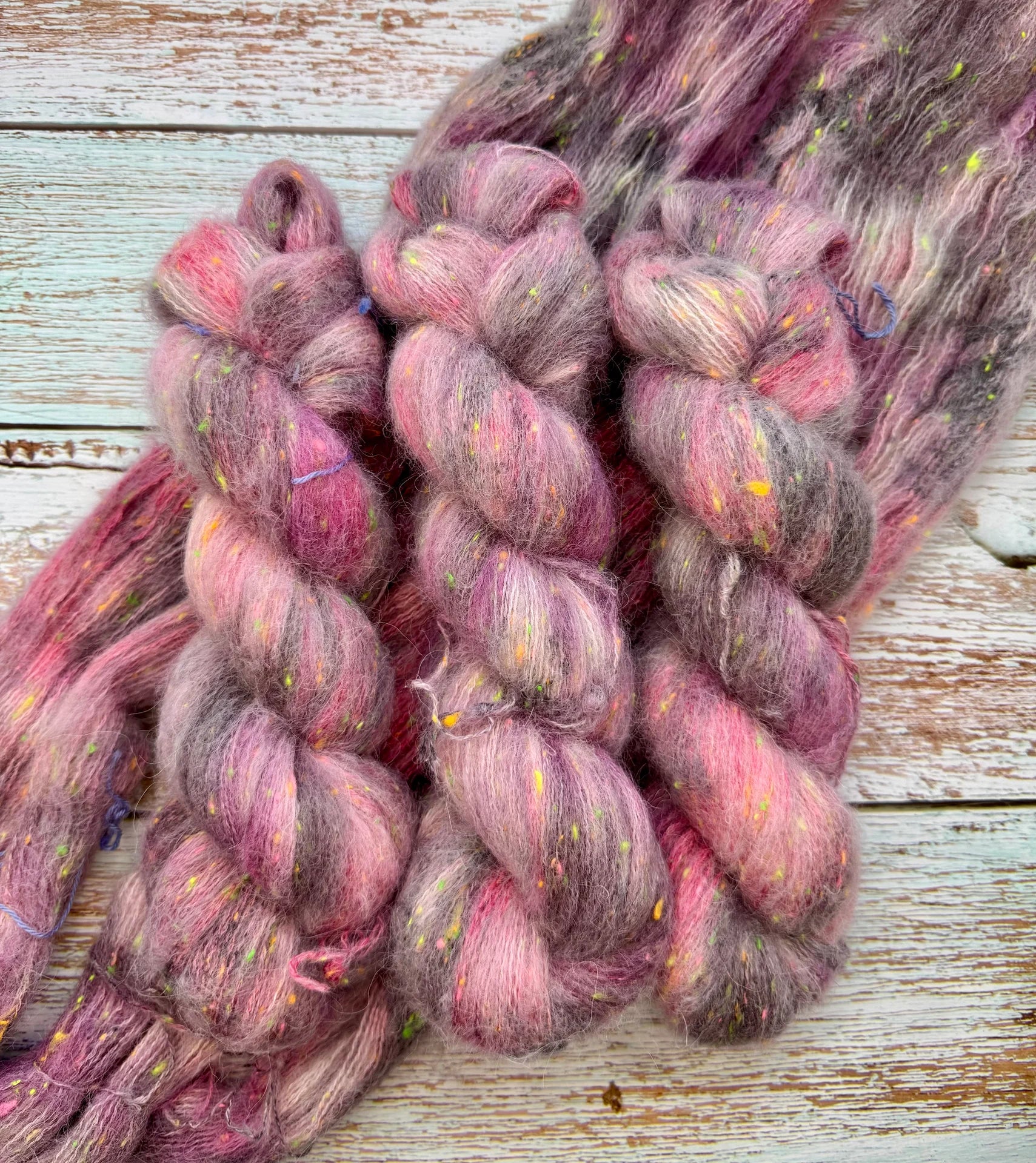 Neon Neps Fluff •Foxglove•